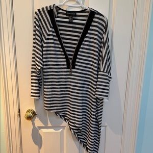 Frank Lyman sz 8 Black white breton stripe soft terry asymmetrical hem zipper